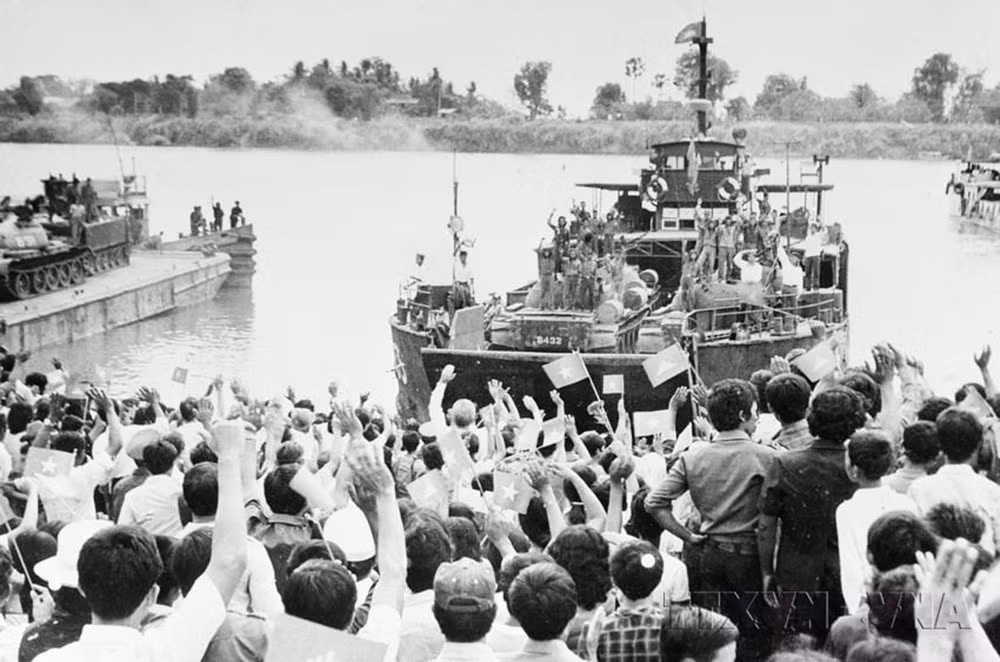 VN33F4~1.JPG