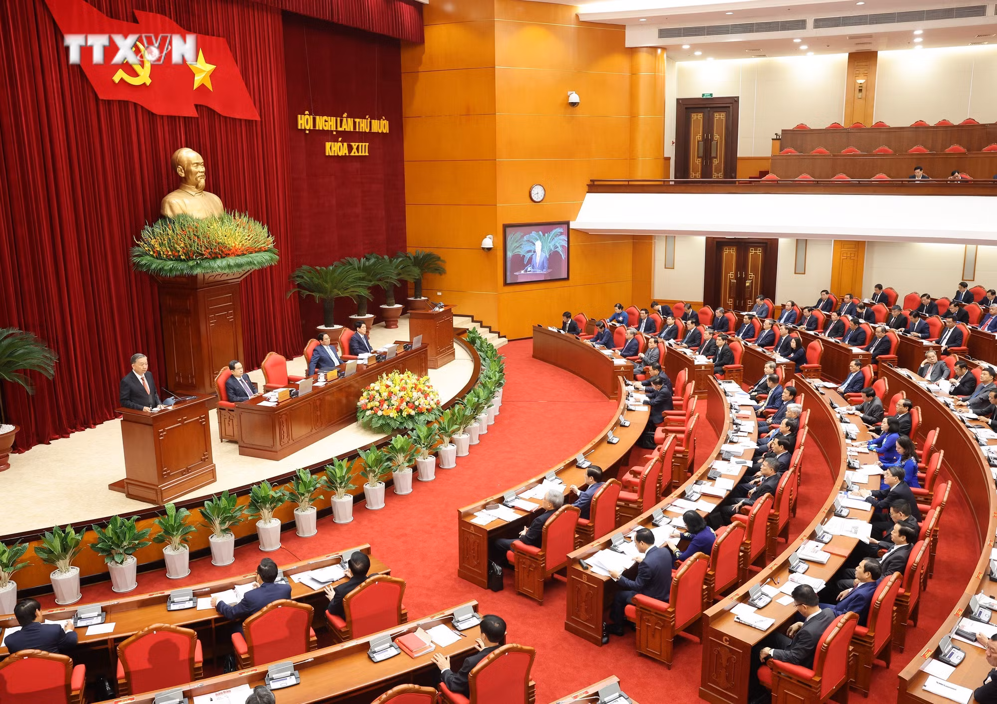 vna_potal_khai_mac_hoi_nghi_lan_thu_10_ban_chap_hanh_trung_uong_dang_cong_san_viet_nam_khoa_xiii_7601837.jpg