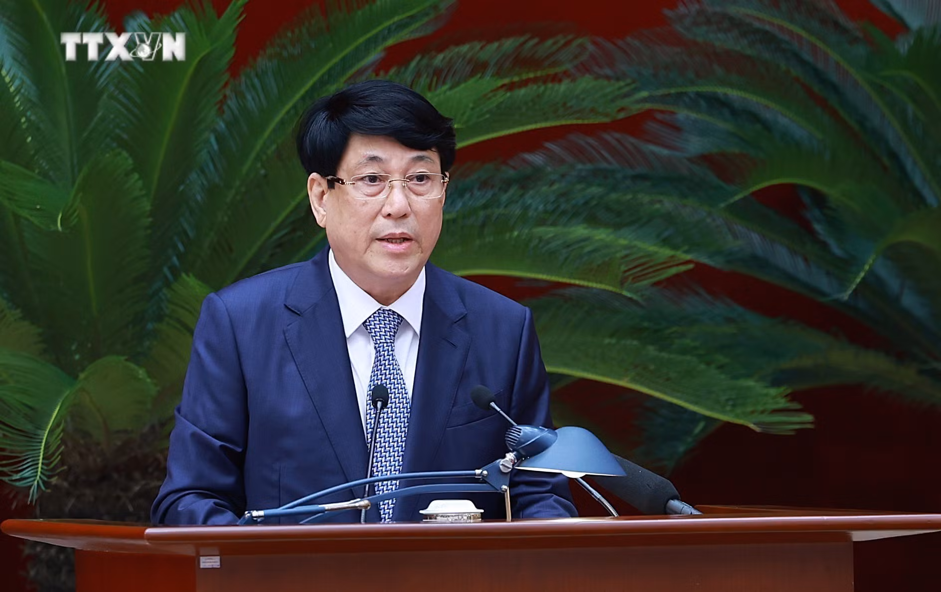 vna_potal_khai_mac_hoi_nghi_lan_thu_10_bch_tu_dang_cong_san_viet_nam_khoa_xiii_7601761.jpg
