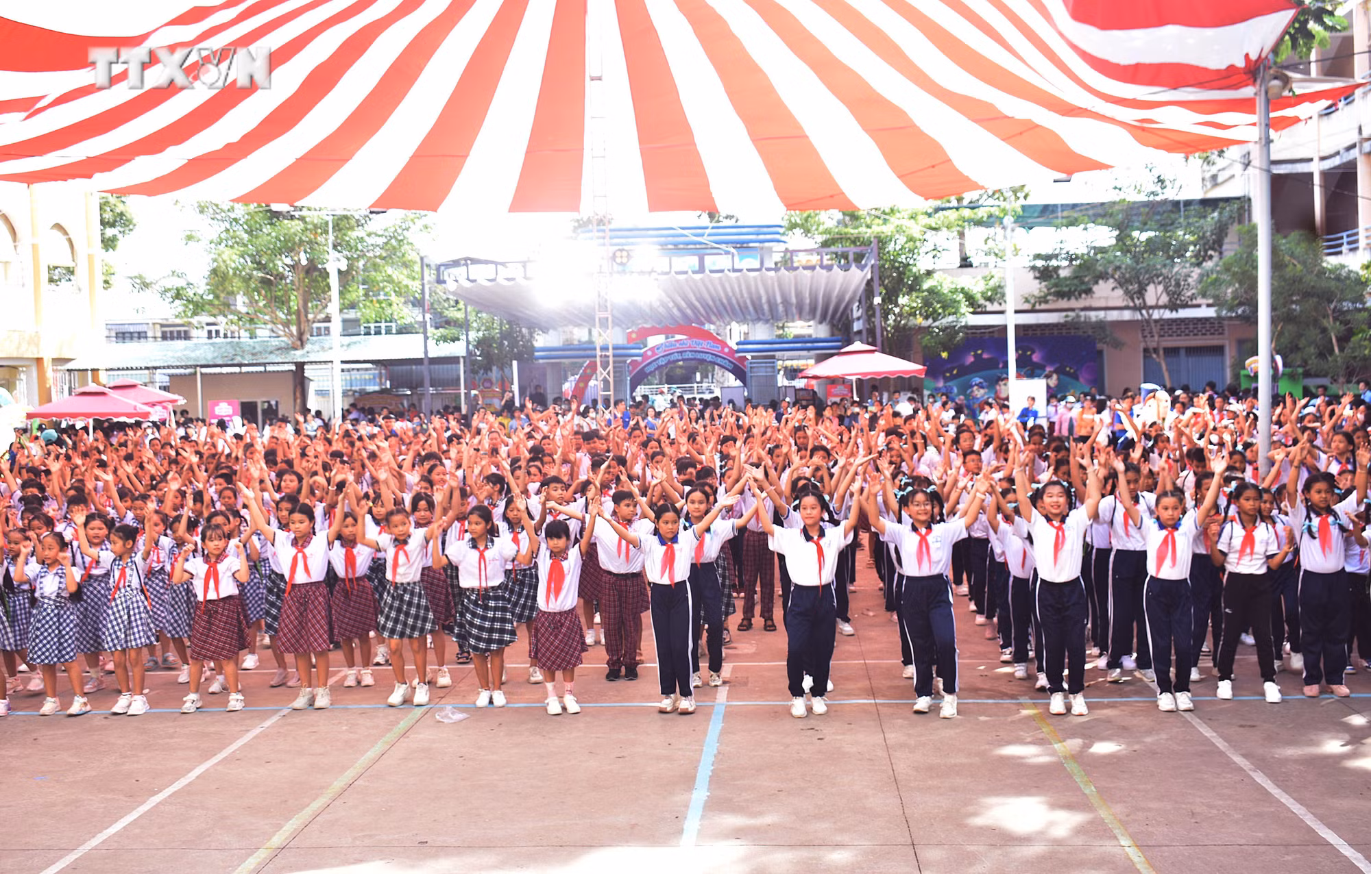 vna_potal_thieu_nhi_vung_dan_toc_thieu_so_soc_trang_den_voi_ngay_hoi_“thieu_nhi_viet_nam_-_hoc_tap_tot_ren_luyen_cham”__114744827_7419990.jpg