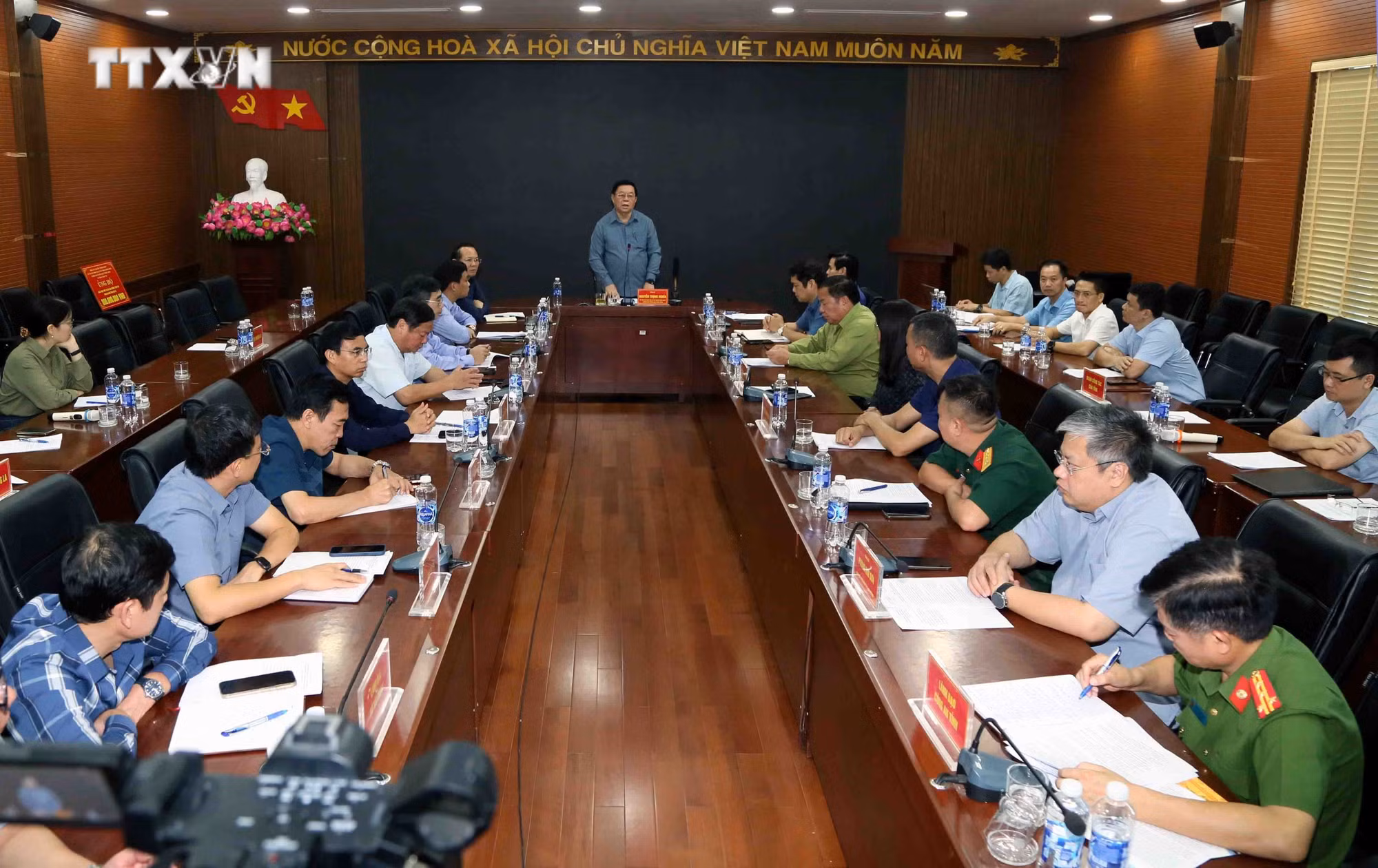 vna_potal_truong_ban_tuyen_giao_trung_uong_lam_viec_voi_tinh_son_la_ve_cong_tac_phong_chong_va_khac_phuc_hau_qua_thien_tai_7595874.jpg