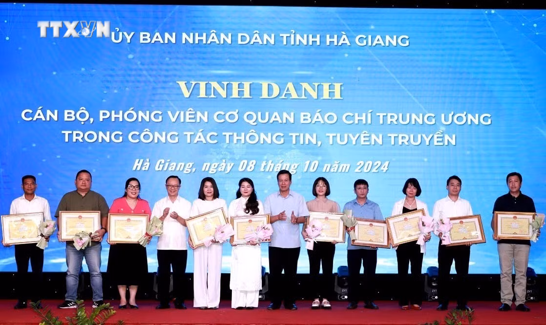 vna_potal_lan_toa_hinh_anh_ha_giang_tren_moi_truong_so_7640626.jpg