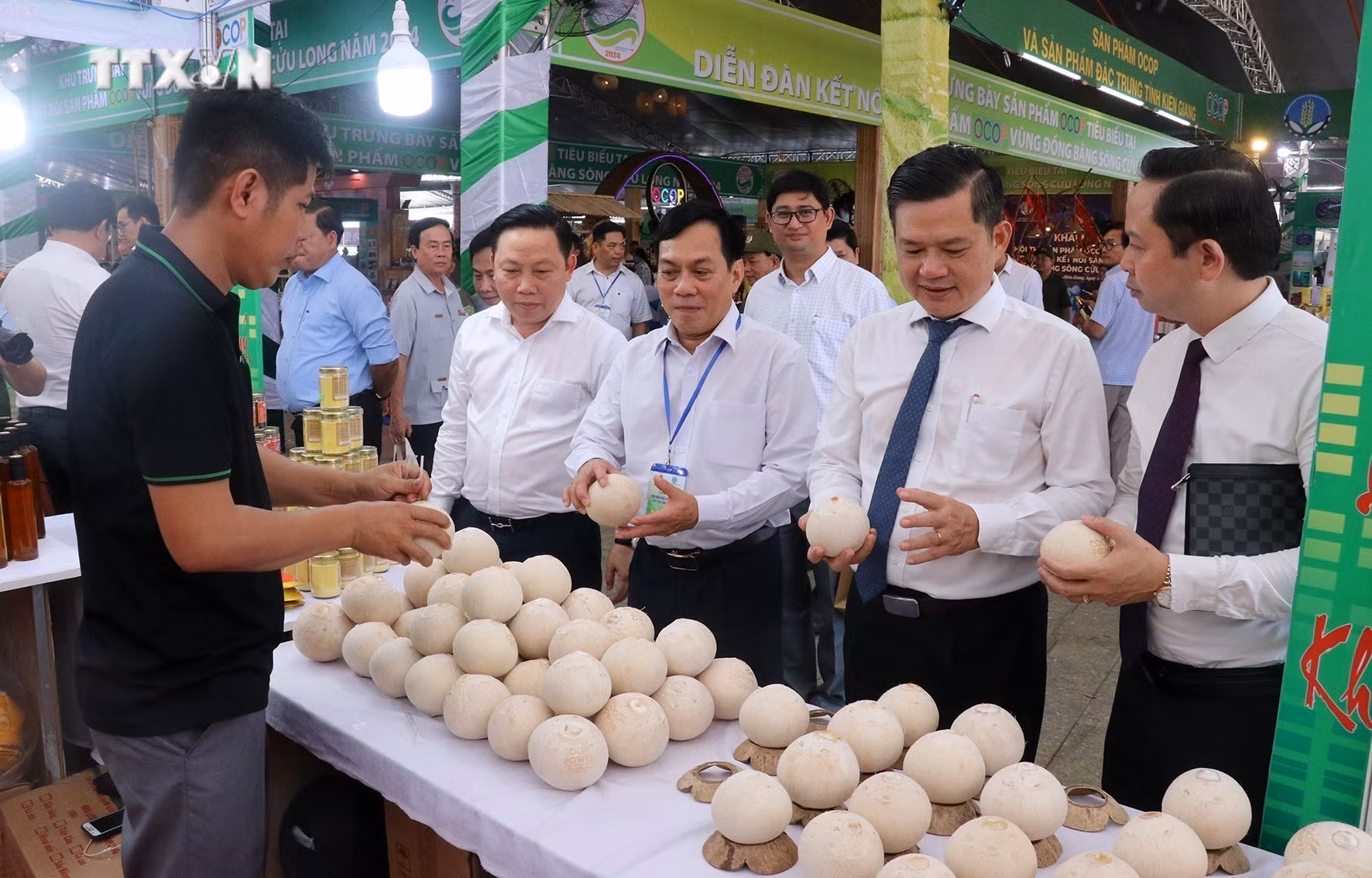 vna_potal_dien_dan_ket_noi_san_pham_ocop_vung_dong_bang_song_cuu_long_nam_2024_7623080.jpg