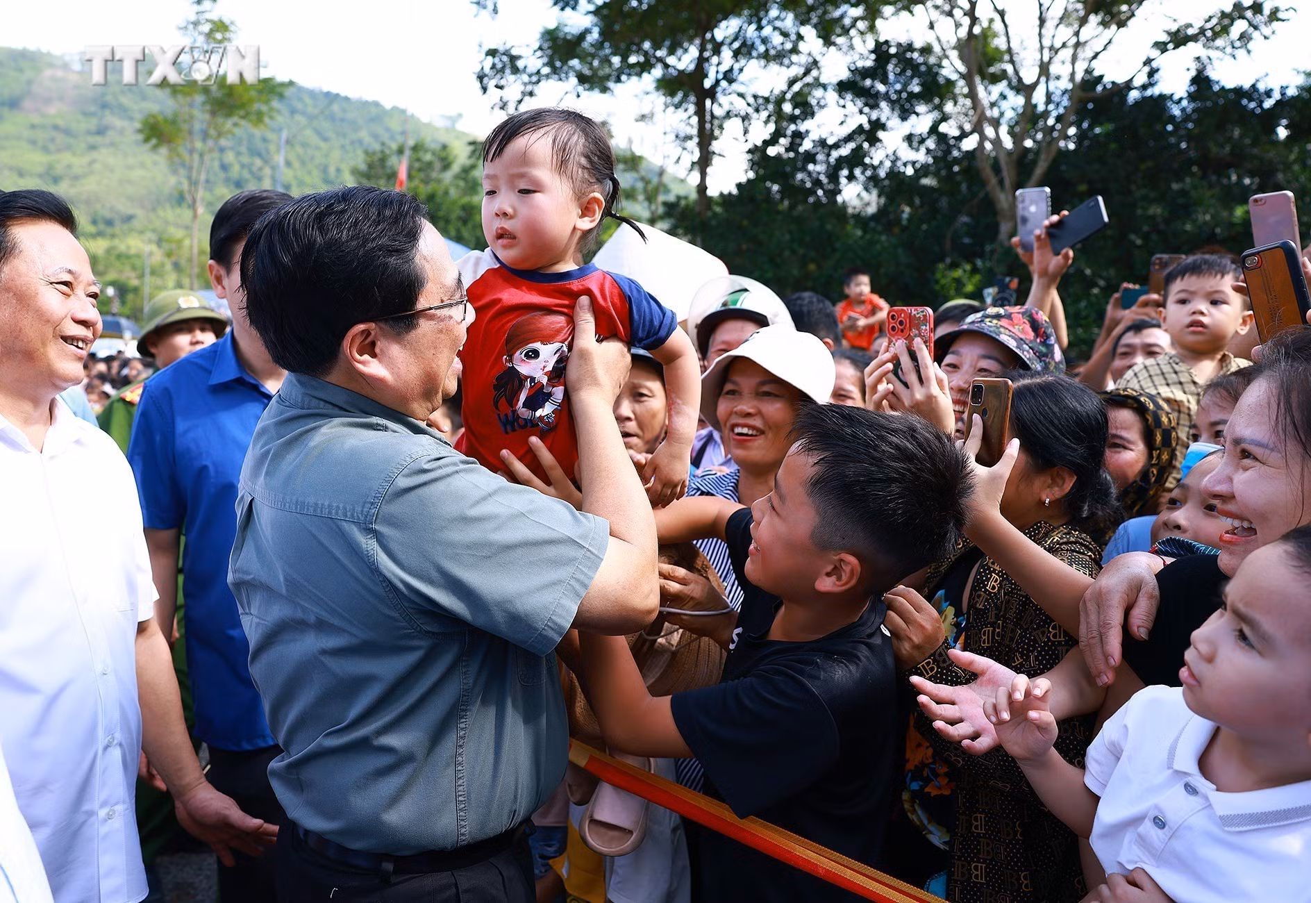 vna_potal_thu_tuong_pham_minh_chinh_du_le_khoi_cong_cao_toc_hoa_binh-moc_chau_7622820.jpg