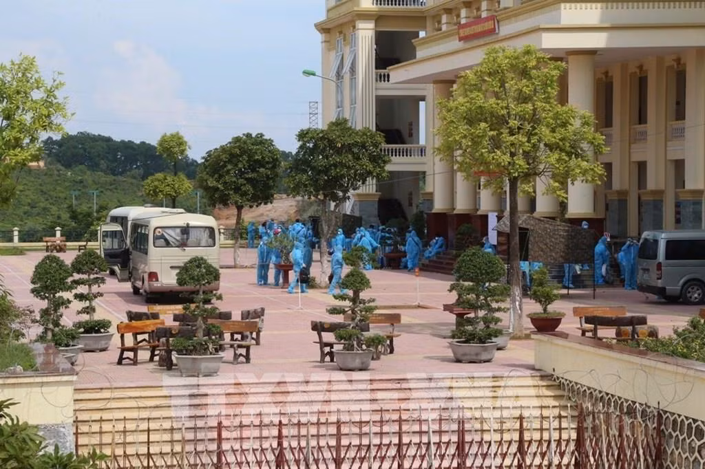 Dịch COVID-19: Chấn chỉnh công tác quản lý người nhập cảnh trong các khu cách ly tập trung