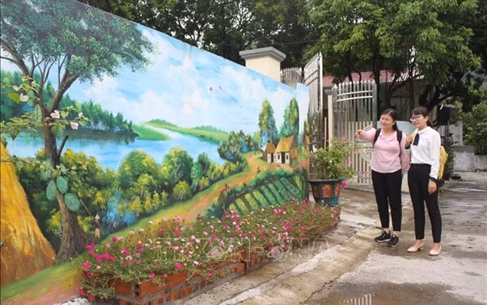Độc đáo những con đường bích họa tại Ninh Bình