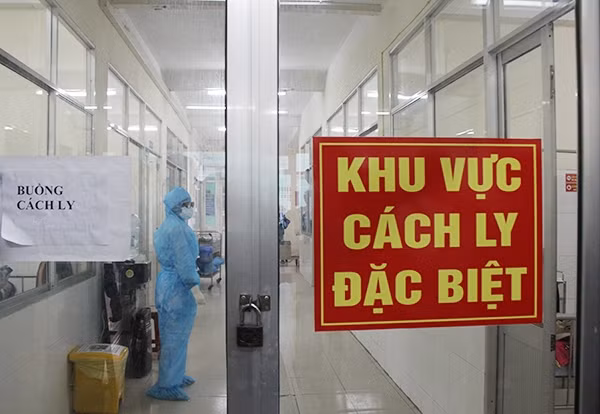 Việt Nam ghi nhận thêm 2 ca mắc COVID-19 được cách ly ngay khi nhập cảnh