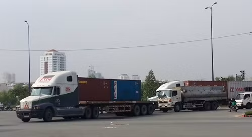 Giá cước vận tải “nhấp nhổm” tăng