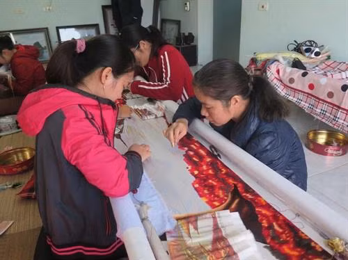 "Giữ lửa" cho nghề thêu truyền thống của tỉnh Hải Dương