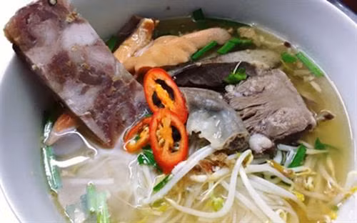 Về Bến Tre thưởng thức món hủ tiếu "độc nhất vô nhị"