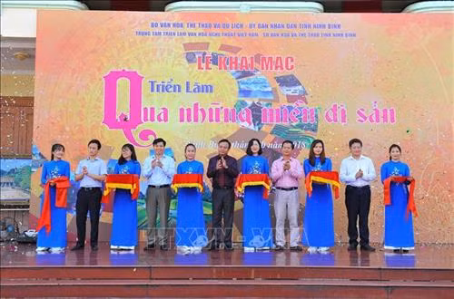 Khai mạc triển lãm ảnh "Qua những miền di sản"