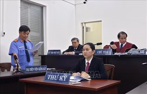 Đại diện Viện Kiểm sát nhân dân Thành phố Hồ Chí Minh nêu quan điểm