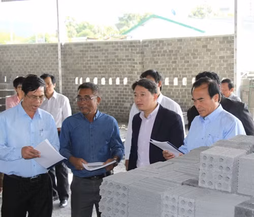 Đăk Lăk: Gạch không nung chật vật tìm đầu ra