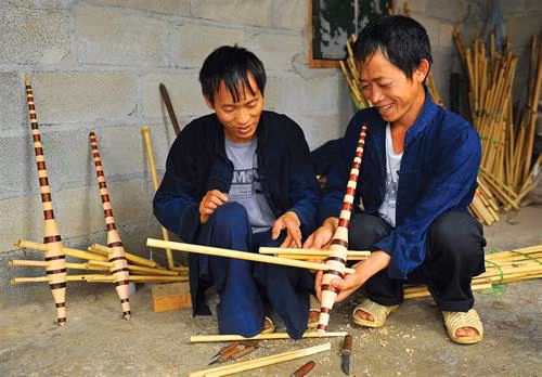 Nghề chế tác khèn Mông