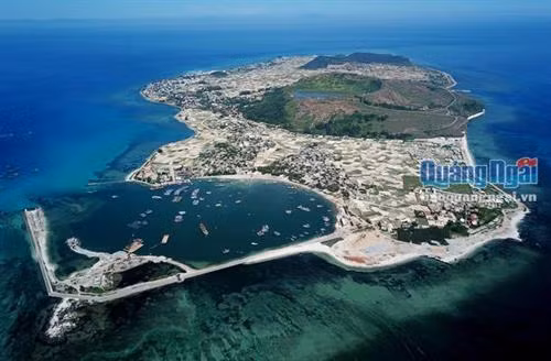 Cung cấp thông tin, kiến thức về Công viên địa chất Lý Sơn - Sa Huỳnh cho lãnh đạo địa phương