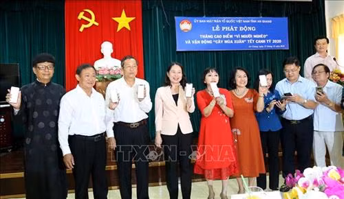  Tháng cao điểm vì người nghèo: Giảm nghèo, chủ trương giàu tính nhân văn