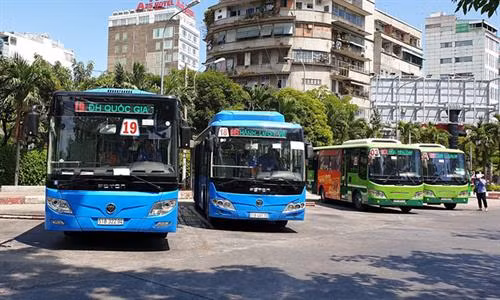 Dịch COVID-19: Thành phố Hồ Chí Minh tạm dừng hoạt động xe buýt công cộng từ ngày 1/4