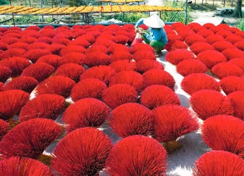 Làng nghề làm nhang Lê Minh Xuân