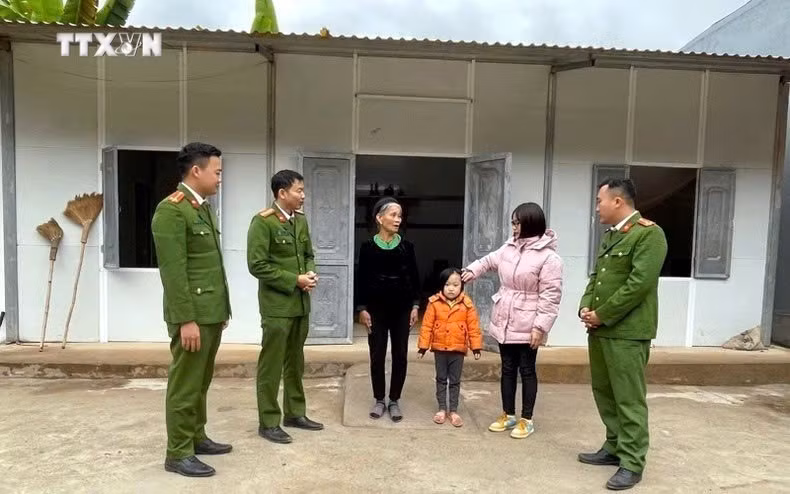 vna_potal_tuyen_quang_xoa_nha_tam_nha_dot_nat_cho_hon_7000_ho_ngheo_7762850.jpg