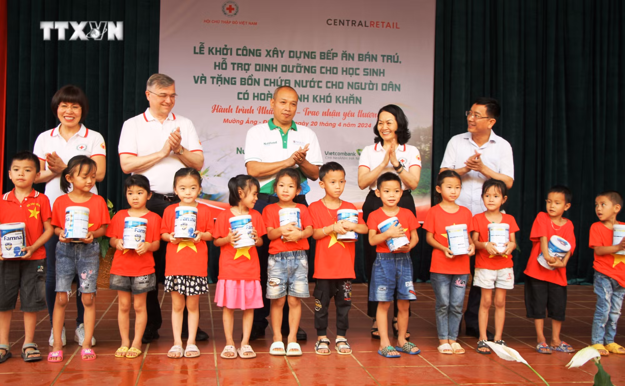 vna_potal_nhieu_hoat_dong_thien_nguyen_huong_ve_dien_bien_7332761.jpg