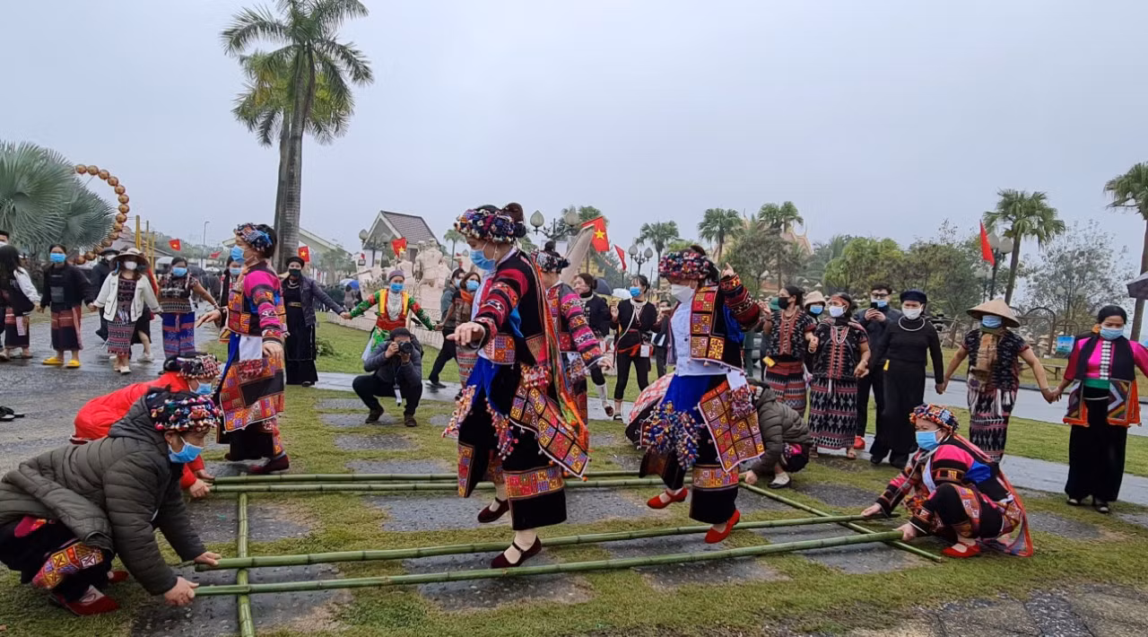 Các hoạt động tháng 6 với chủ đề “Tuổi thơ với ngày hè” tại Làng Văn hóa - Du lịch các dân tộc Việt Nam
