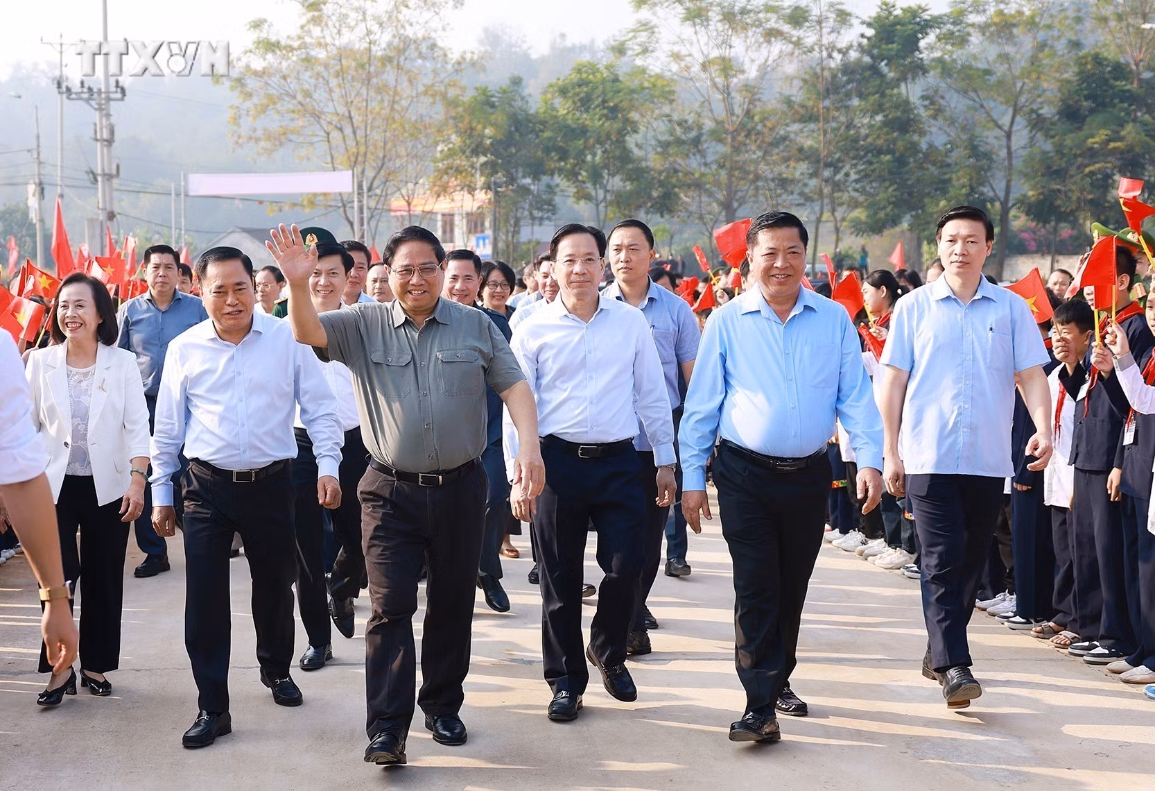 vna_potal_thu_tuong_pham_minh_chinh_du_ngay_hoi_dai_doan_ket_toan_dan_toc_tai_lang_son_7703040.jpg
