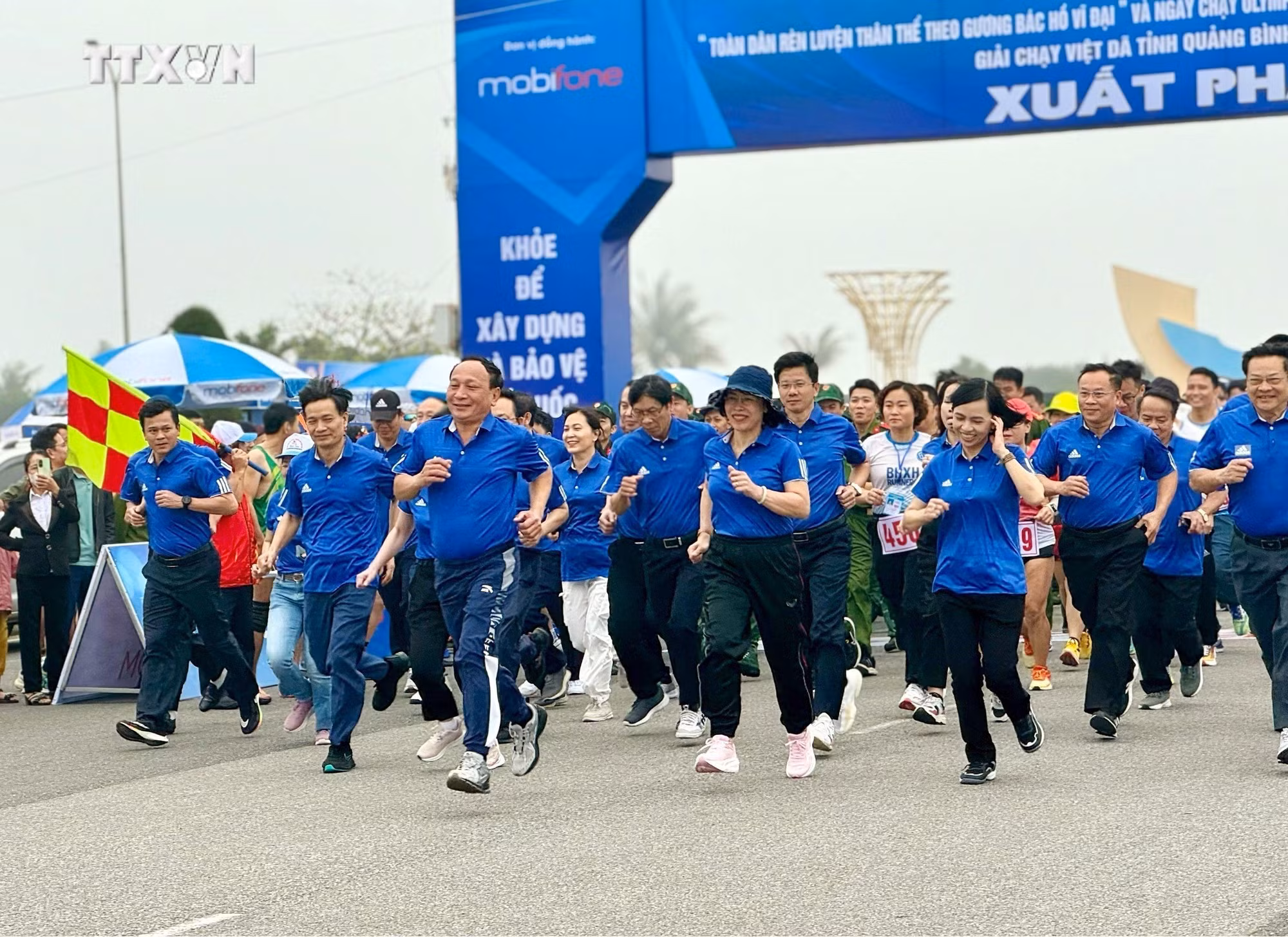 vna_potal_quang_binh_hon_1500_nguoi_tham_gia_“ngay_chay_olympic_vi_suc_khoe_toan_dan”_7285436.jpg