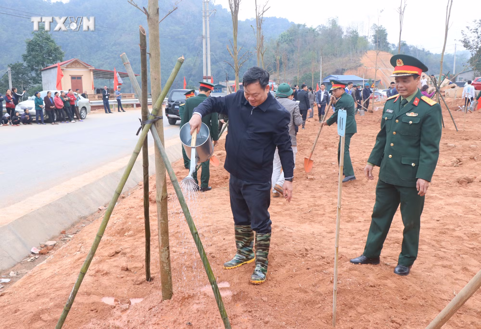vna_potal_bac_can_phat_dong_“tet_trong_cay_doi_doi_nho_on_bac_ho”_xuan_giap_thin_nam_2024_7228554.jpg