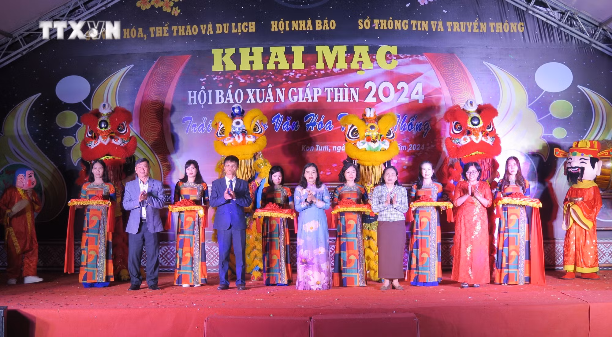 vna_potal_kon_tum_khai_mac_hoi_bao_xuan_giap_thin_2024_7228799.jpg