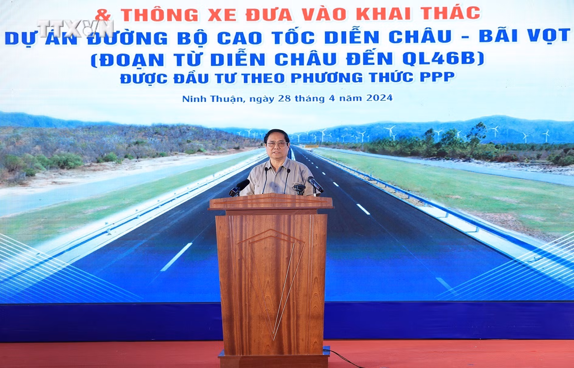 vna_potal_thu_tuong_du_khanh_thanh_cao_toc_cam_lam_-_vinh_hao_va_dien_chau_-_bai_vot__7349641 (1).jpg