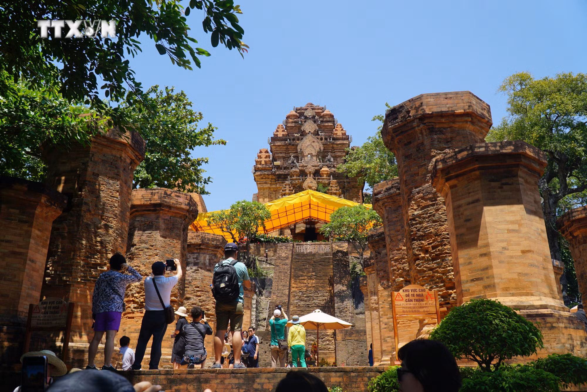 vna_potal________________________________phat_huy_van_hoa_dac_sac_qua_le_hoi_thap_ba_ponagar_7351126.jpg