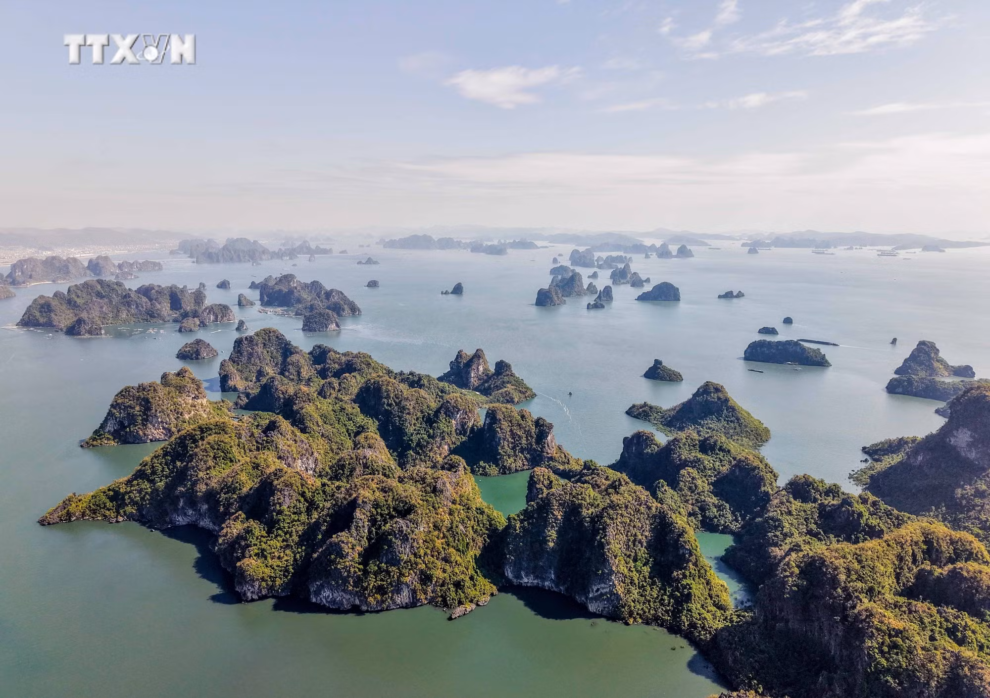 vna_potal_chiem_nguong_ky_quan_thien_nhien_the_gioi_vinh_ha_long__7724880.jpg