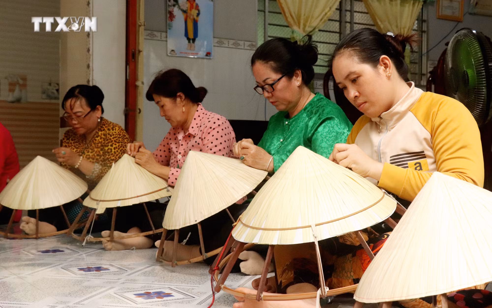 vna_potal_nhung_nguoi_giu_nghe_cham_non_la_o_can_tho_7551258.jpg