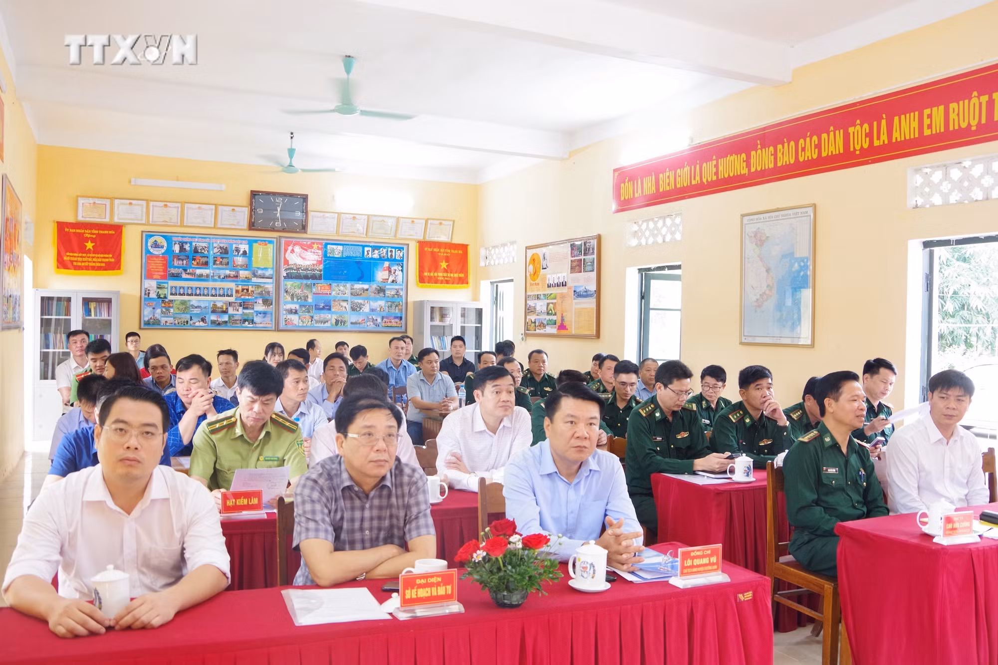 vna_potal_thanh_hoa_khoi_cong_xay_dung_cong_trinh_duong_tuan_tra_bien_gioi_7659293.jpg