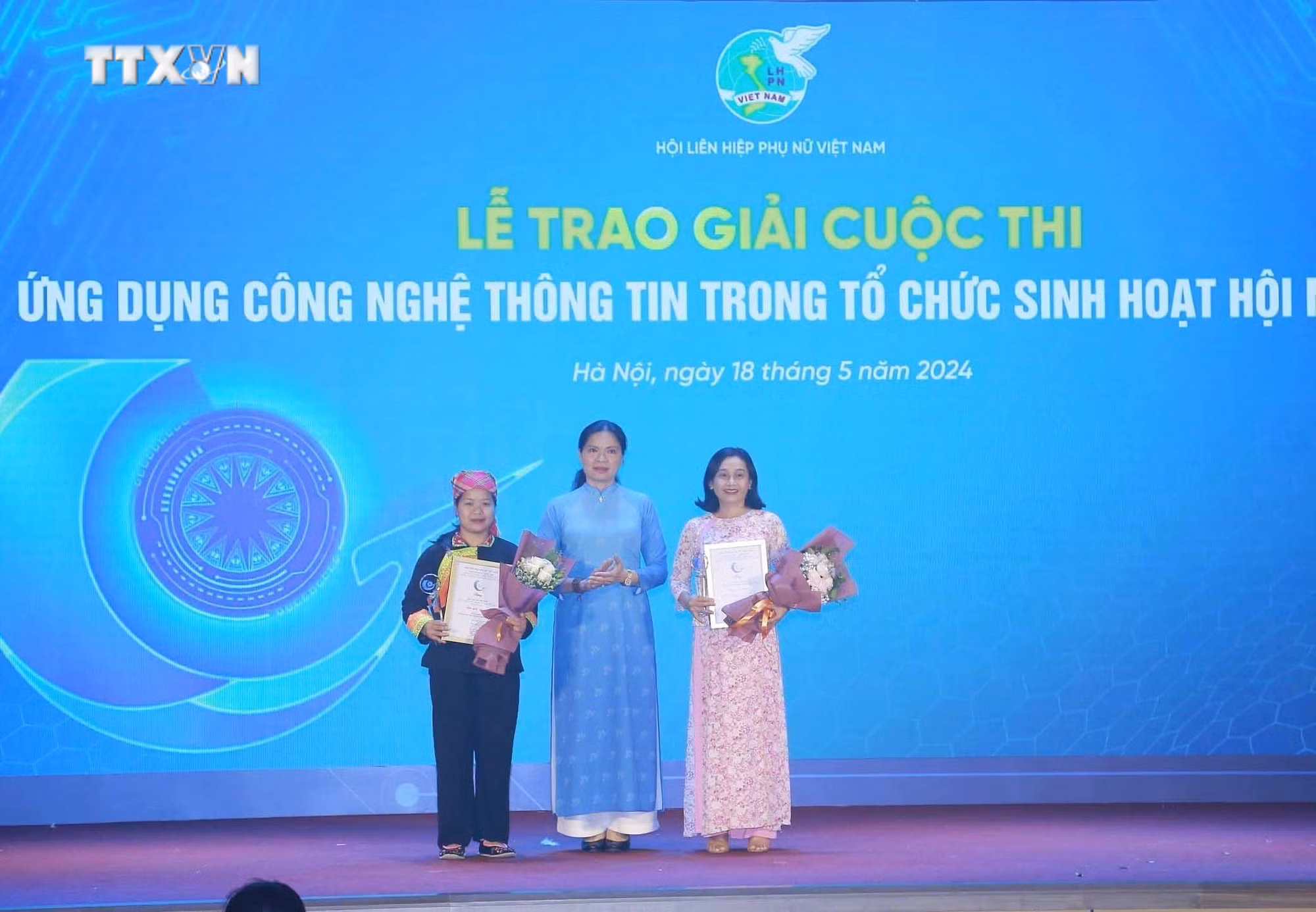 vna_potal_le_trao_giai_chung_ket_toan_quoc_cuoc_thi_“ung_dung_cong_nghe_thong_tin_trong_hoat_dong_hoi”_nam_2024_7383239.jpg