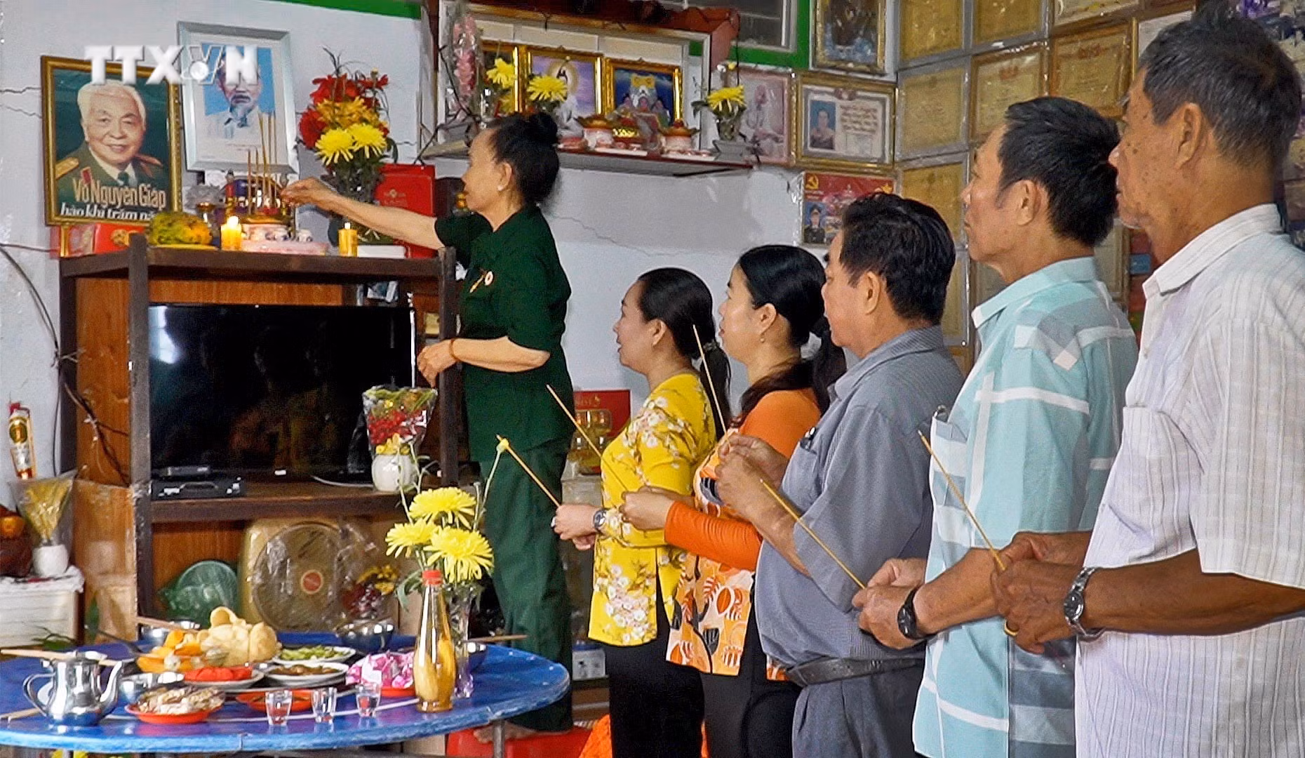 vna_potal_binh_di_hinh_anh_bac_ho_trong_long_nhan_dan_ca_mau_7383952.jpg