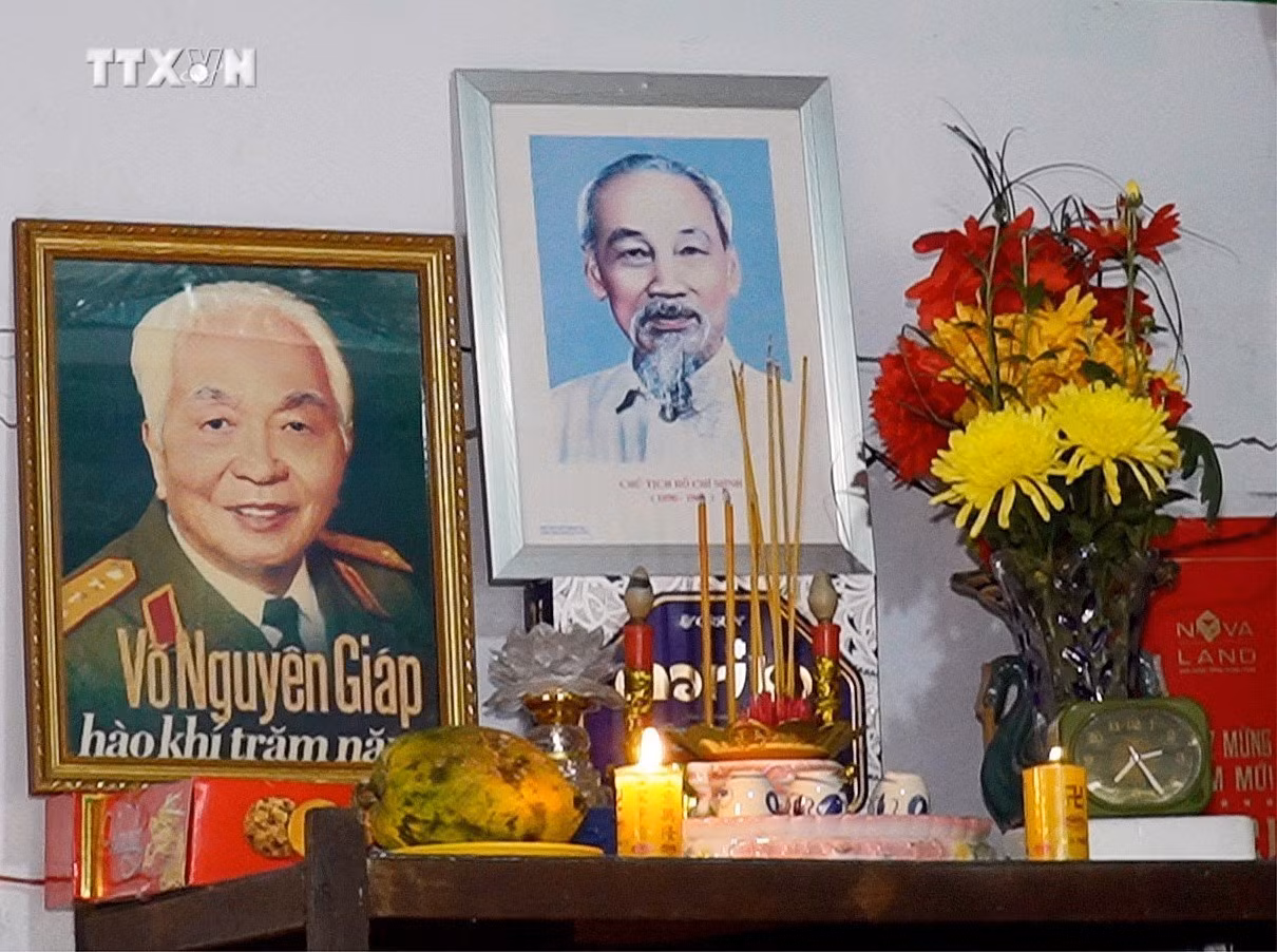 vna_potal_binh_di_hinh_anh_bac_ho_trong_long_nhan_dan_ca_mau_7383954.jpg