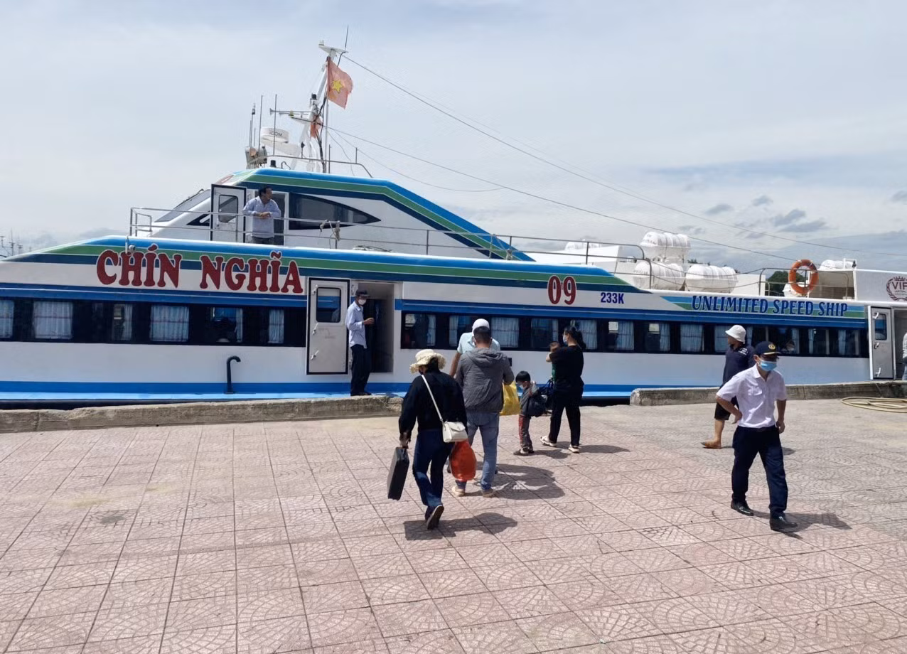 Quảng Ngãi khôi phục hệ thống giao thông, thủy lợi sau mưa bão