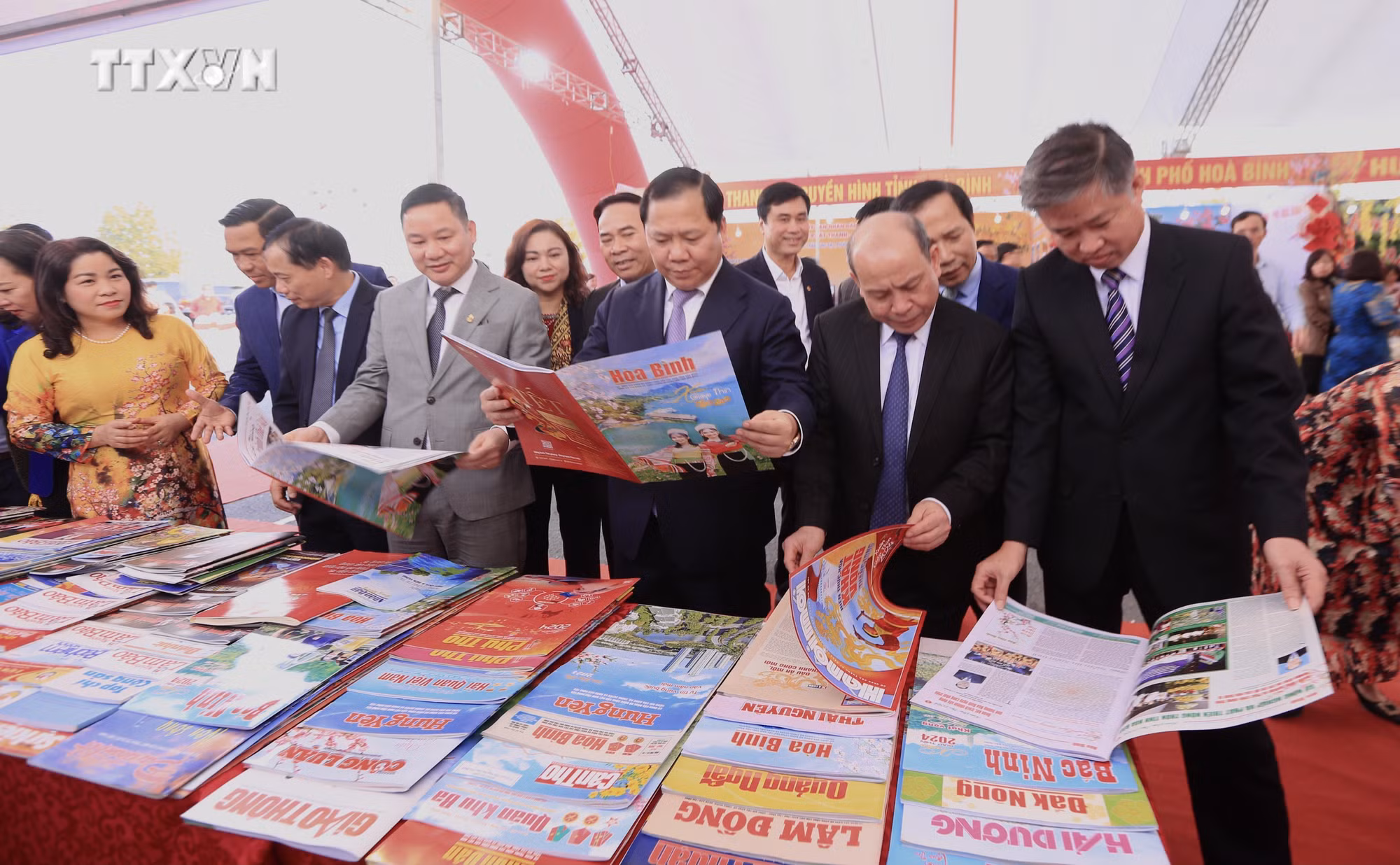 vna_potal_hoa_binh_khai_mac_hoi_bao_xuan_2024_7211034.jpeg