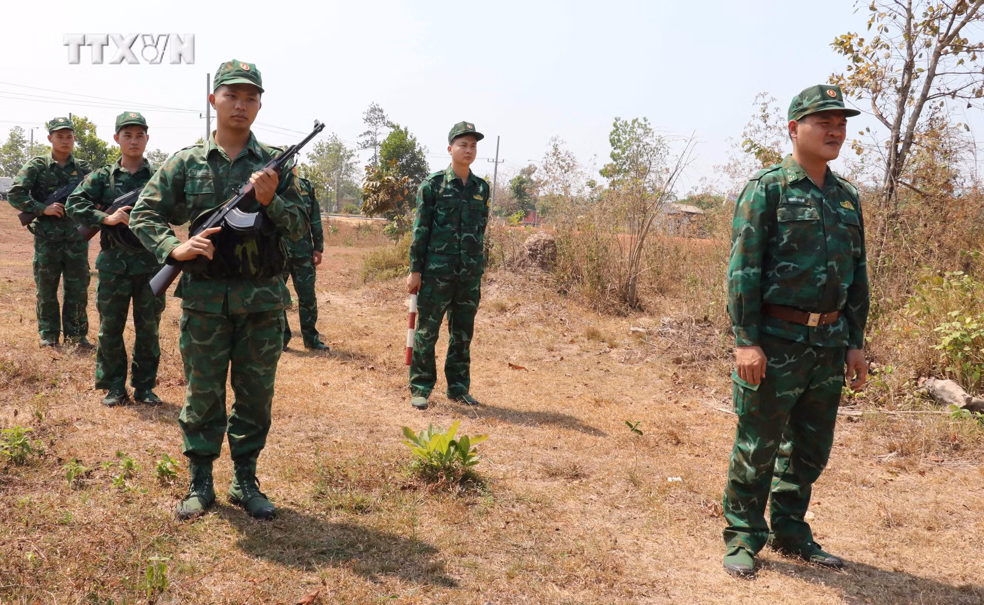 vna_potal_nhiem_vu_kep_cua_cac_chien_si_don_bien_phong_cua_khau_quoc_te_hoa_lu_6622997.jpg