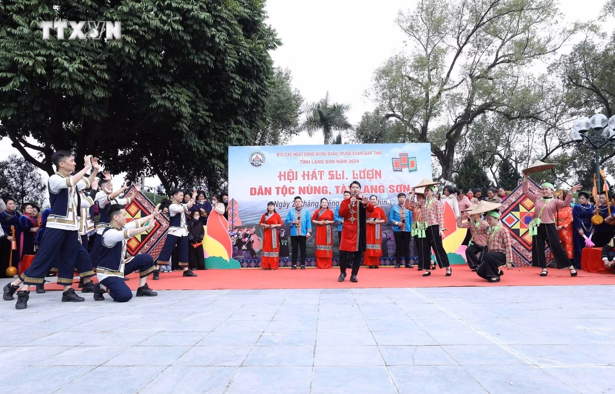 vna_potal_van_hoa_soi_duong_hoi_hat_then_sli_luon_dan_toc_nung_tay_lang_son_7251804.jpg