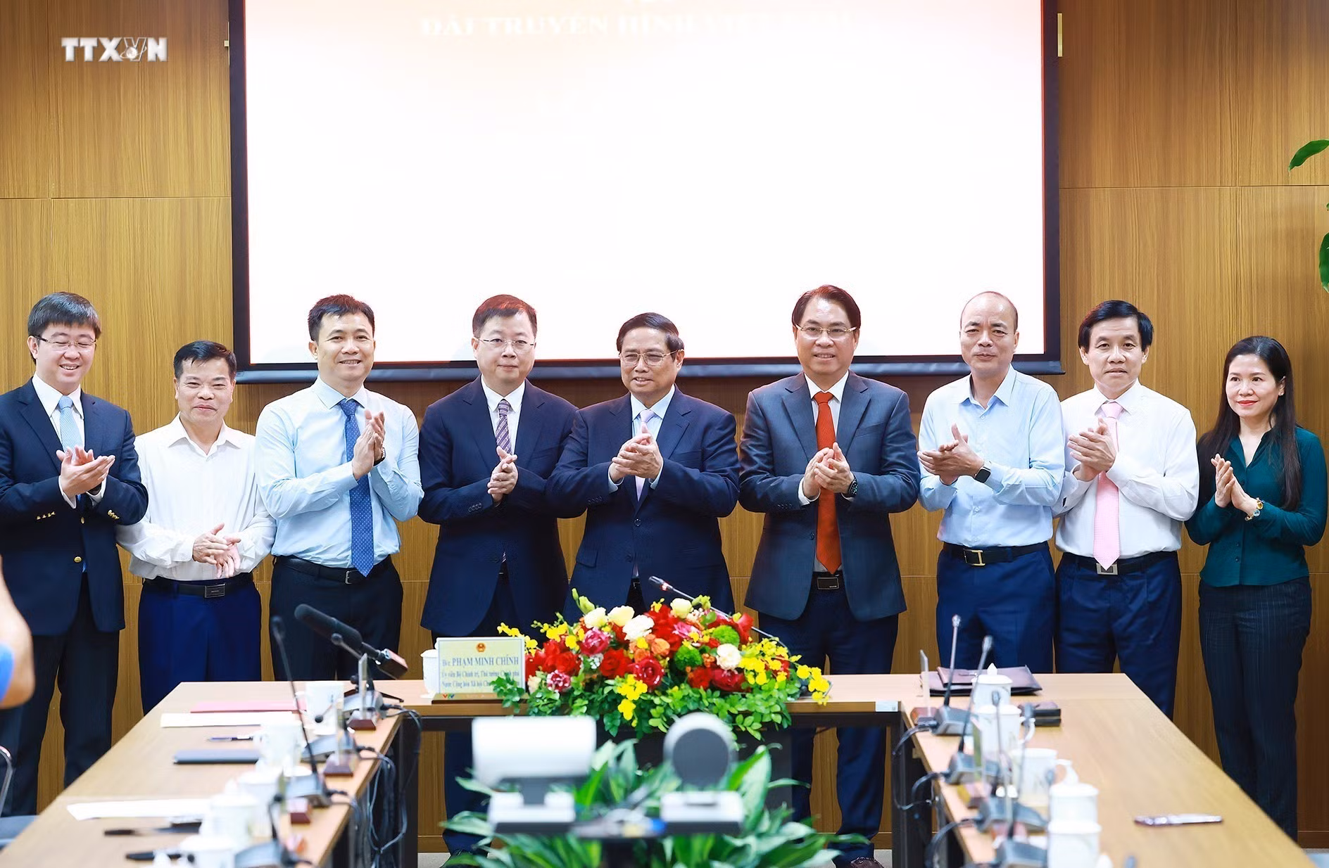 vna_potal_thu_tuong_trao_quyet_dinh_bo_nhiem_tong_giam_doc_dai_truyen_hinh_viet_nam_7684225.jpg