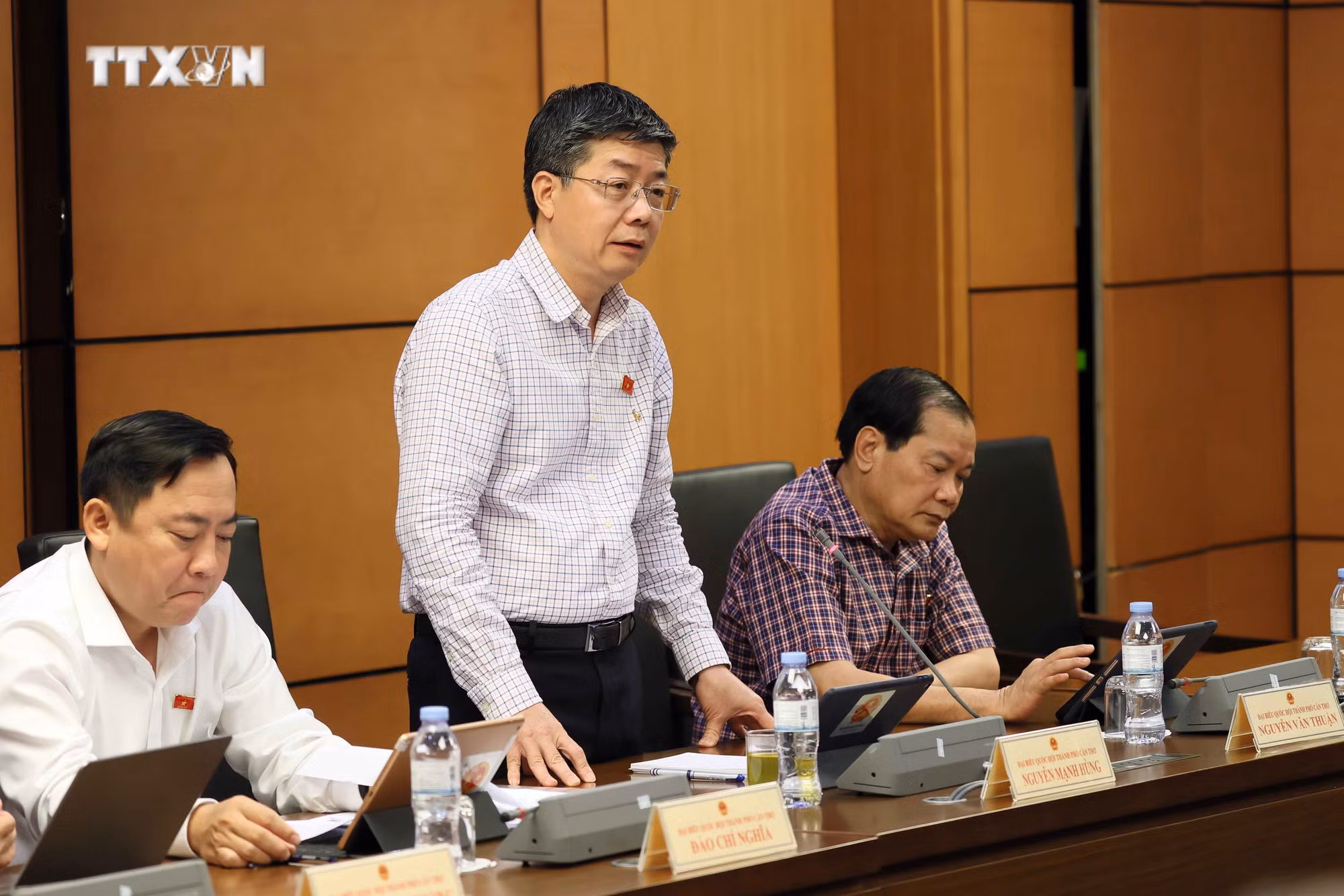 vna_potal_quoc_hoi_thao_luan_ve_du_an_luat_thue_thu_nhap_doanh_nghiep_sua_doi-_2.jpg