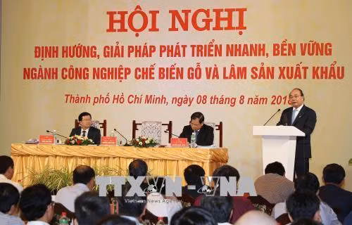 Đưa chế biến gỗ và lâm sản trở thành một ngành sản xuất, xuất khẩu mũi nhọn