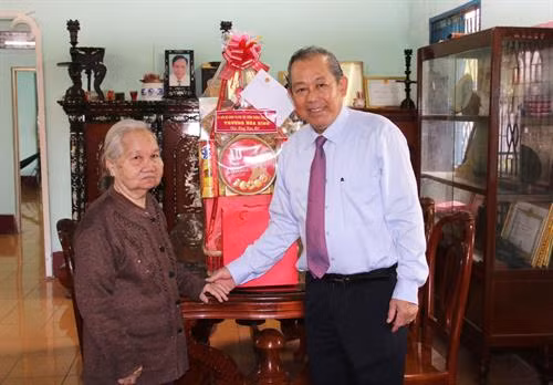 Phó Thủ tướng Chính phủ Trương Hòa Bình làm việc tại tỉnh Long An