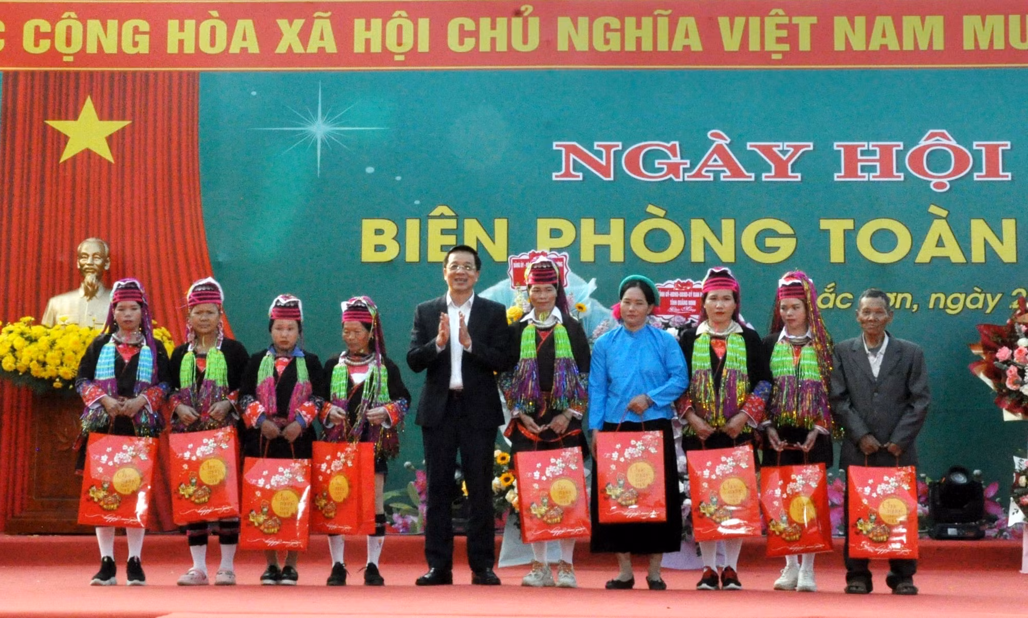 Sôi nổi các hoạt động Ngày hội Biên phòng toàn dân ở vùng biên giới Quảng Ninh