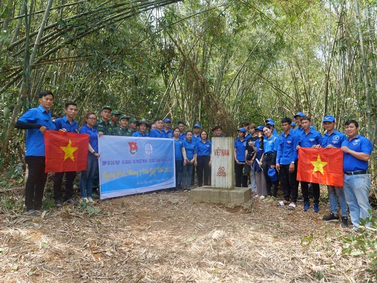 Những hoạt động của đoàn thanh niên huyện biên giới Bù Gia Mập, huyện Bù Gia Mập, Bình Phước trong tháng thanh niên. Ảnh: TTXVN phát