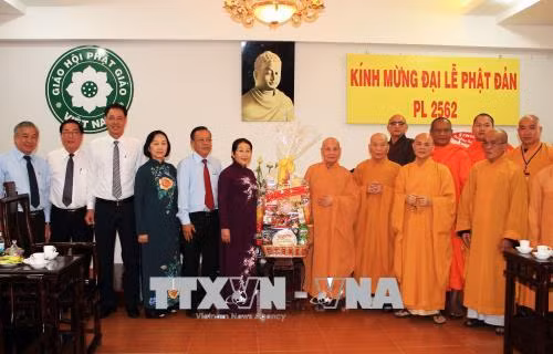 Lãnh đạo Thành phố Hồ Chí Minh thăm, chúc mừng một số cơ sở Phật giáo tiêu biểu