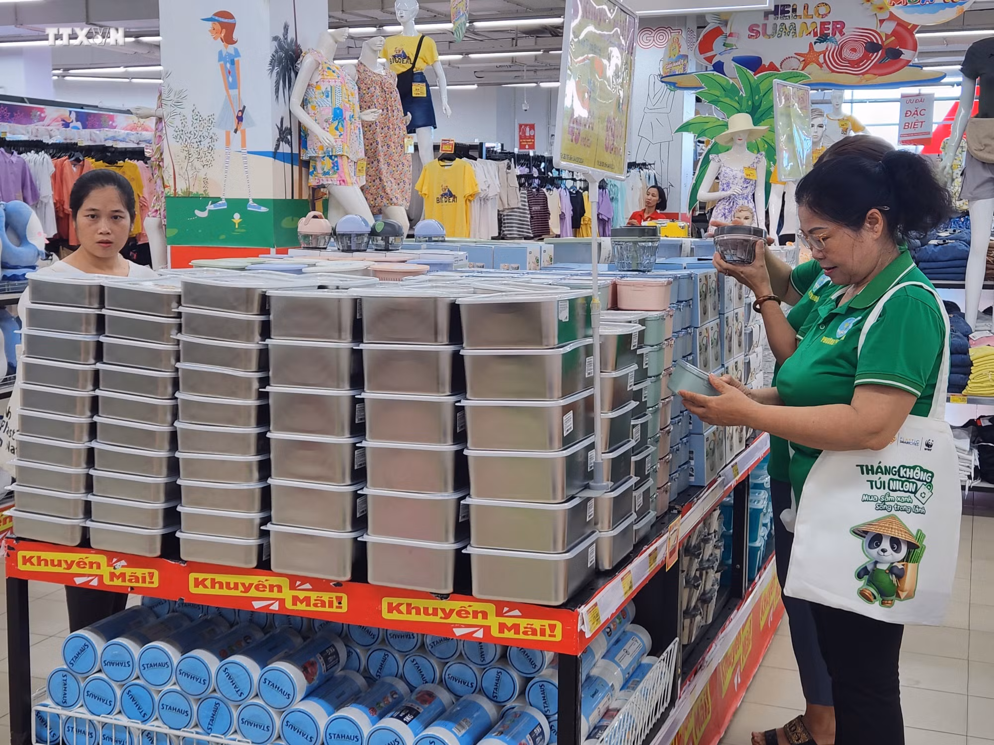Người dân Huế hướng đến “mua sắm xanh, sống trong lành”