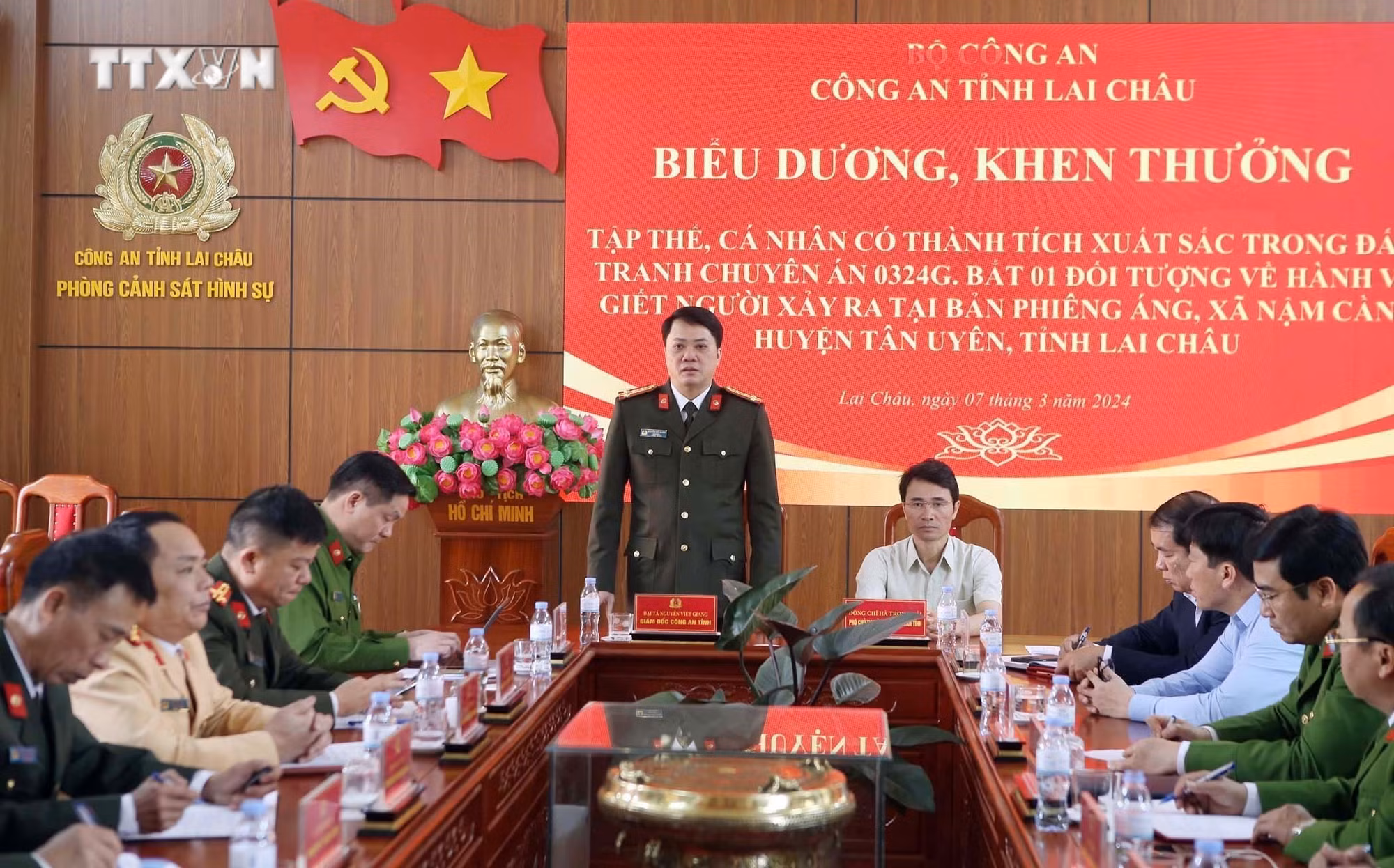 vna_potal_cong_an_tinh_lai_chau_bieu_duong_khen_thuong_ban_chuyen_an_bat_doi_tuong_giet_nguoi_7259255.jpg